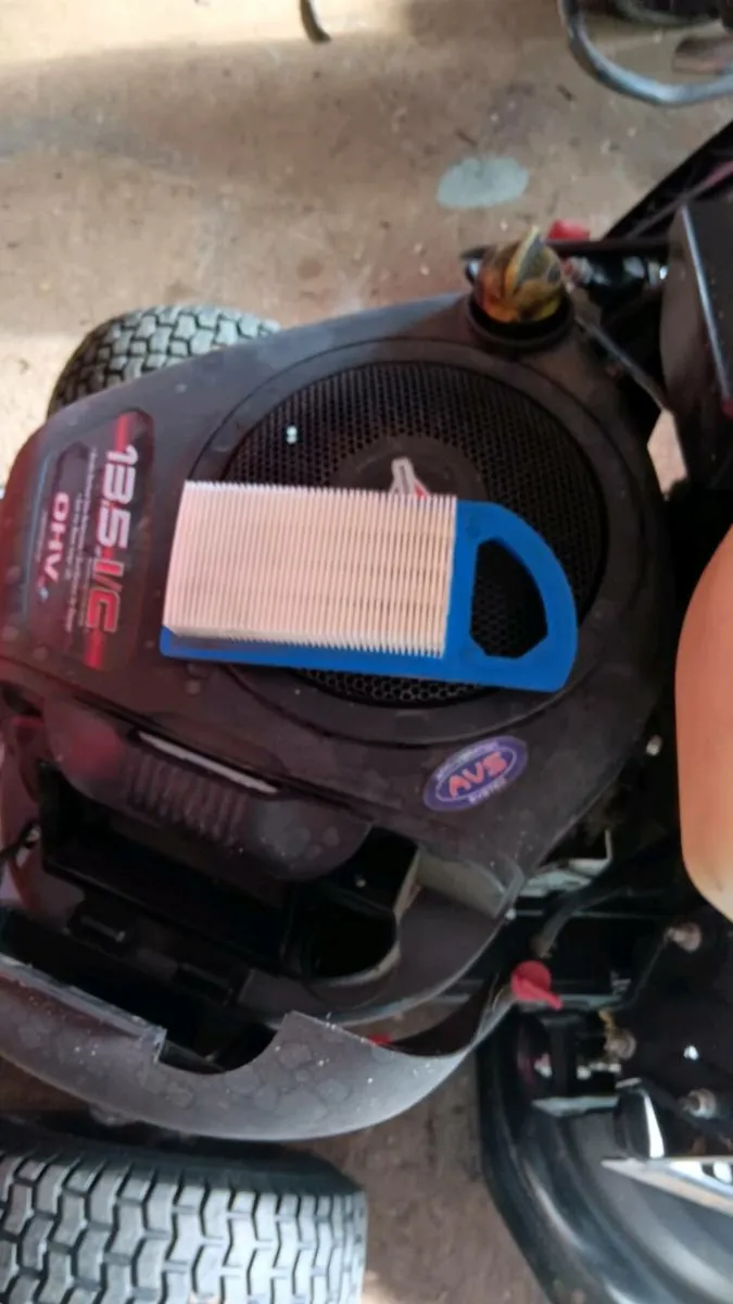Mountfield 13.5 Briggs and Stratton engine - Image 3
