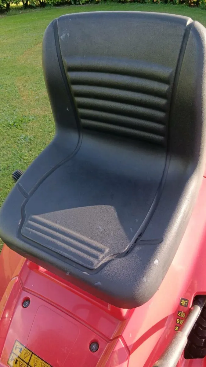 Mountfield 13.5 Briggs and Stratton engine - Image 4