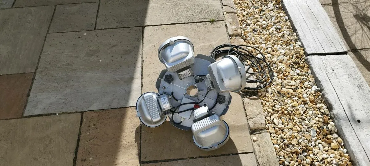 Parasol lights/heater - Image 1