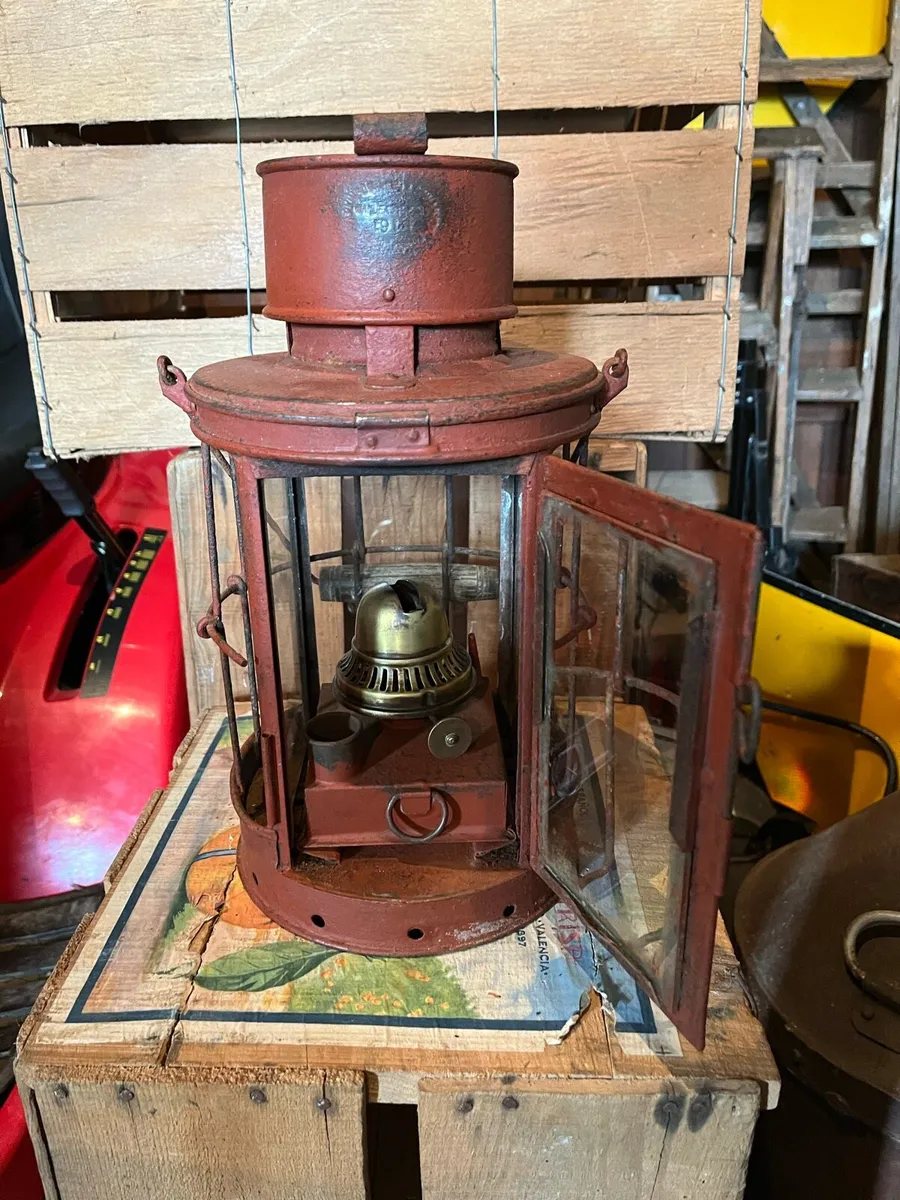 Antique lantern - Image 3