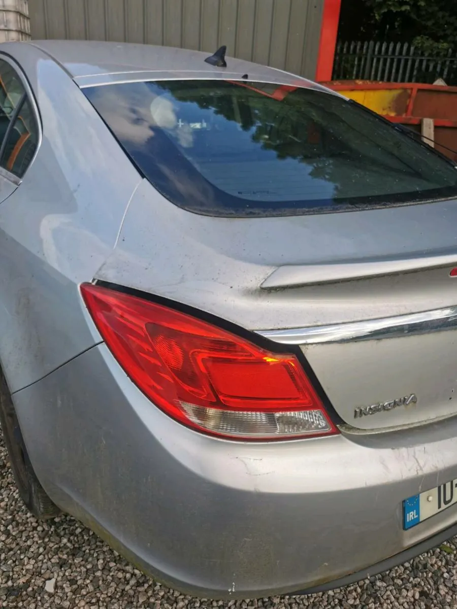 Opel insignia 2010 parts - Image 1