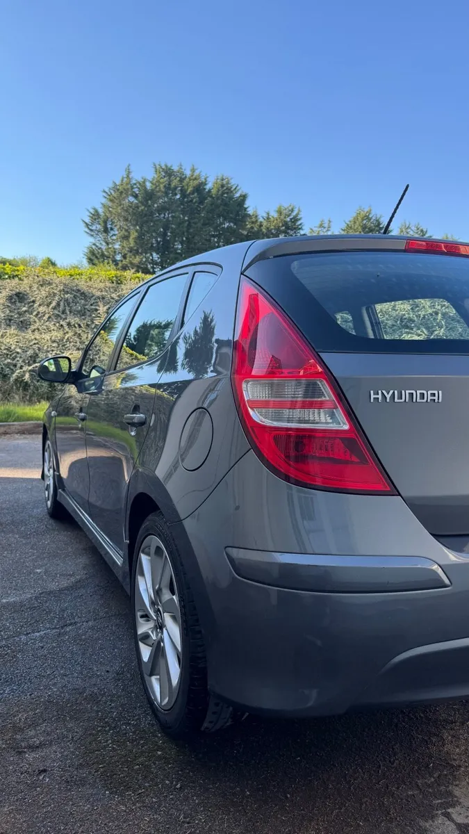 Hyundai i30 2010 - Image 1