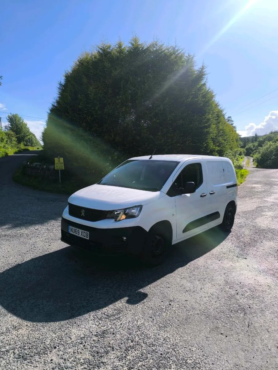 2020 Peugeot partner - Image 1