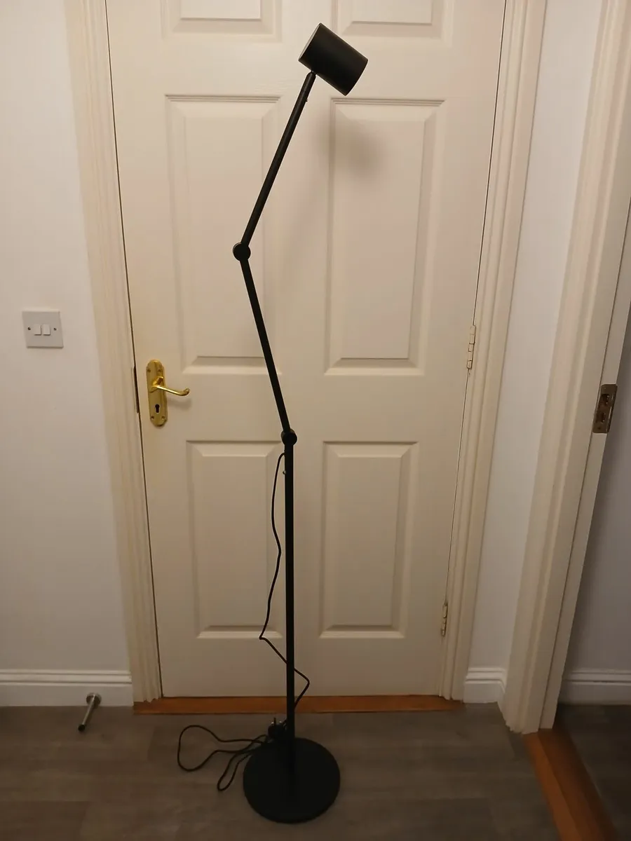 Tall reading light - Image 1