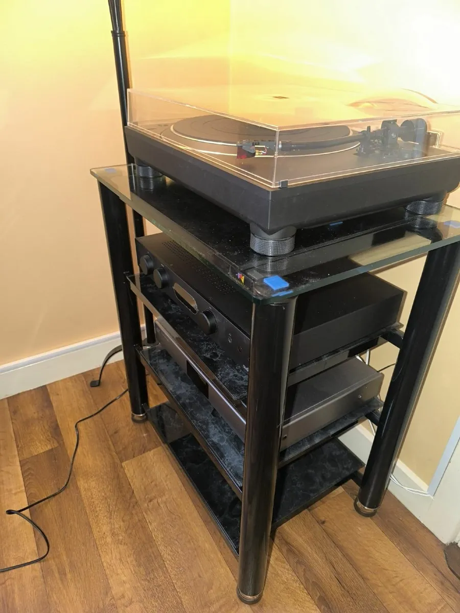 Hi-fi - Image 1