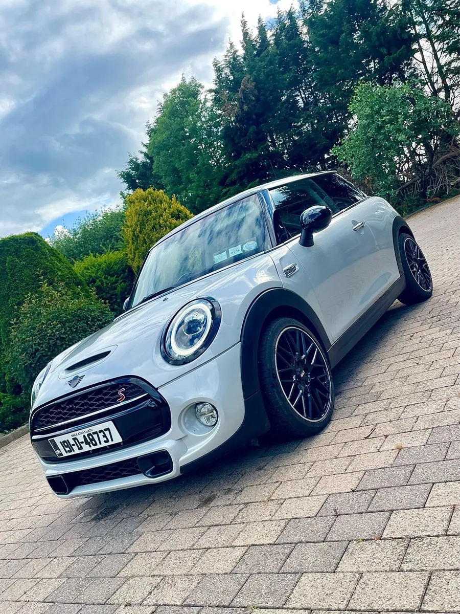 2019 Mini Cooper S - Image 1