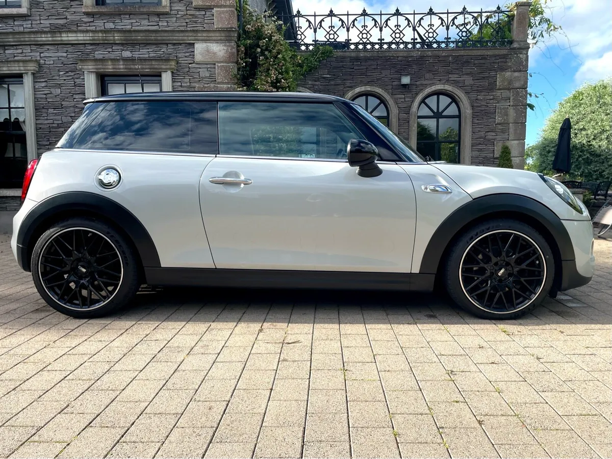 2019 Mini Cooper S - Image 4