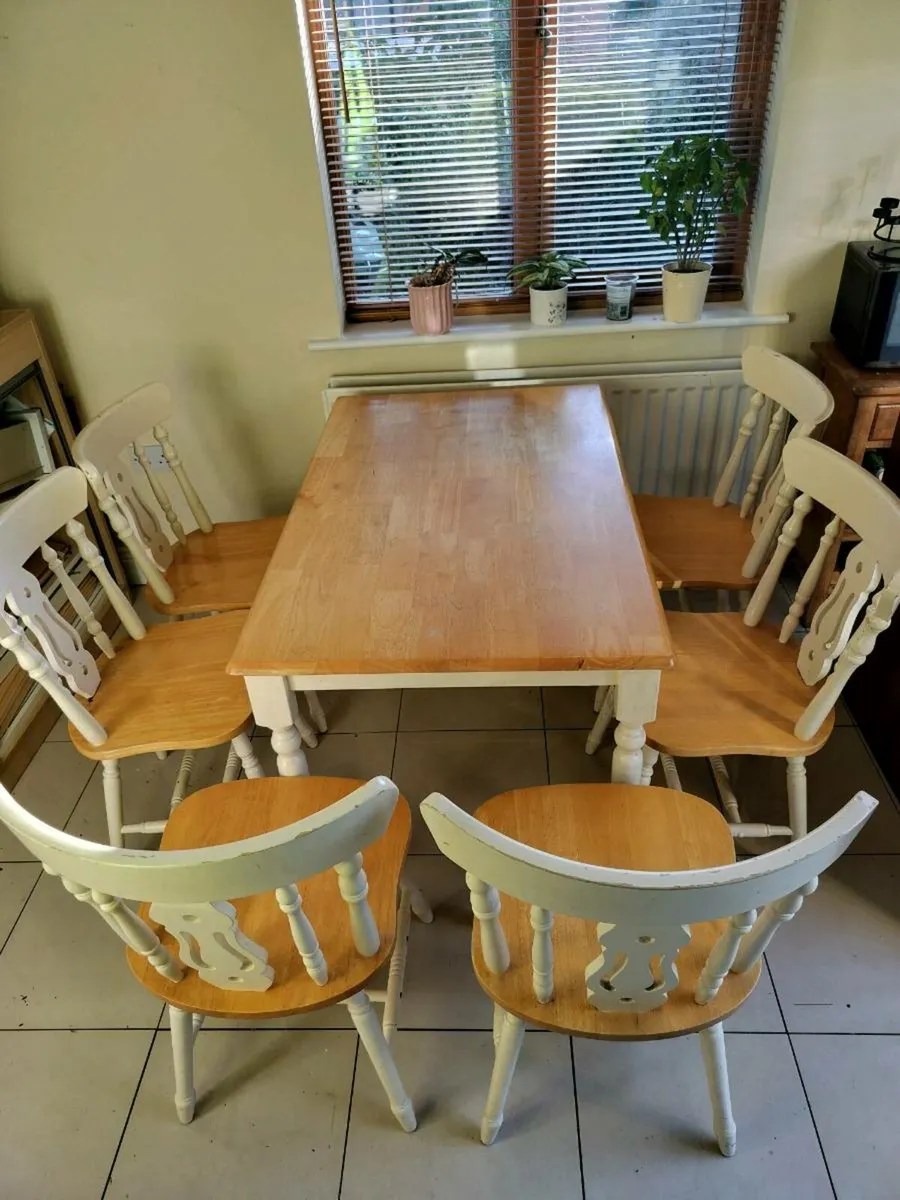 Table + 6 chairs