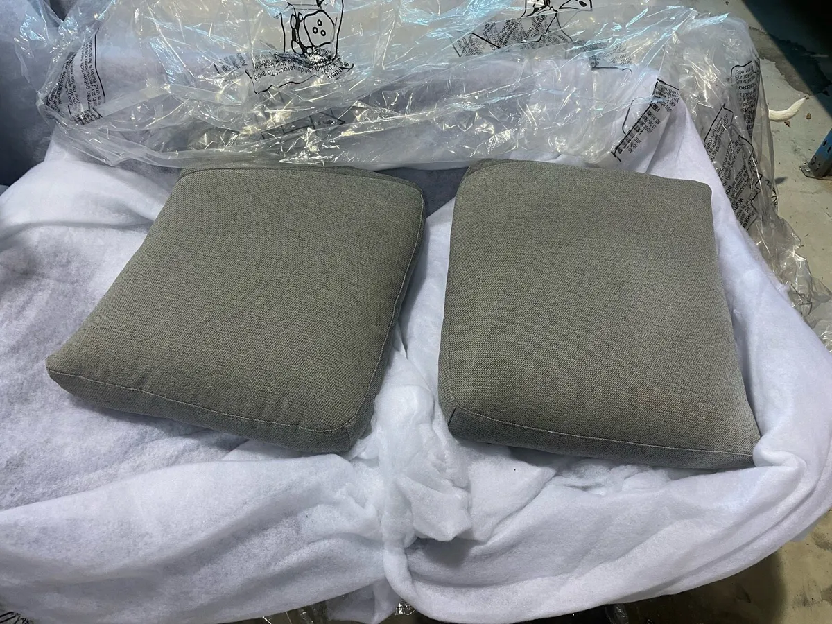 Grey sofa 6ft length - Image 3