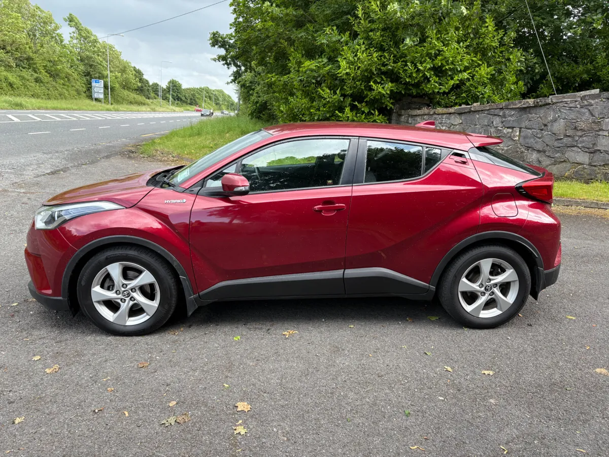 Toyota C-HR 2018 1 owner!!!Low Miles !!!Full SH - Image 4