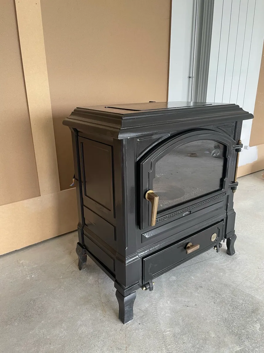 EFEL/ Nestor Martin oil stove - Image 1