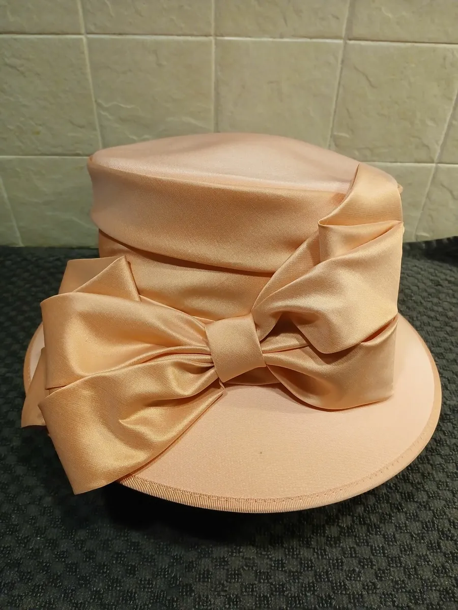 Women’s vintage hat, Headways by Albert - Image 1
