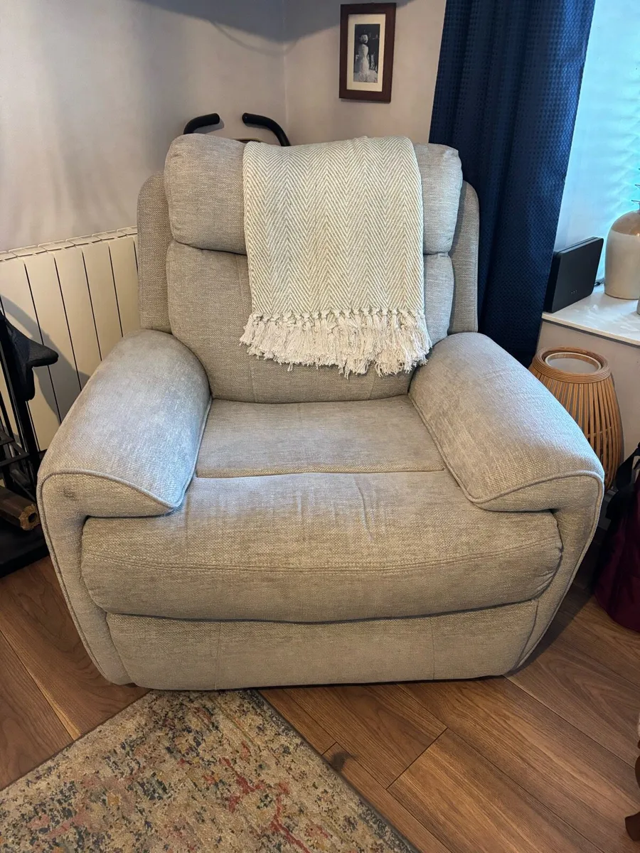 3 seater and 1 seater sofa - Image 4