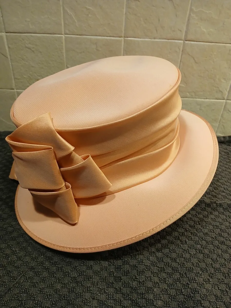 Women’s vintage hat, Headways by Albert - Image 2