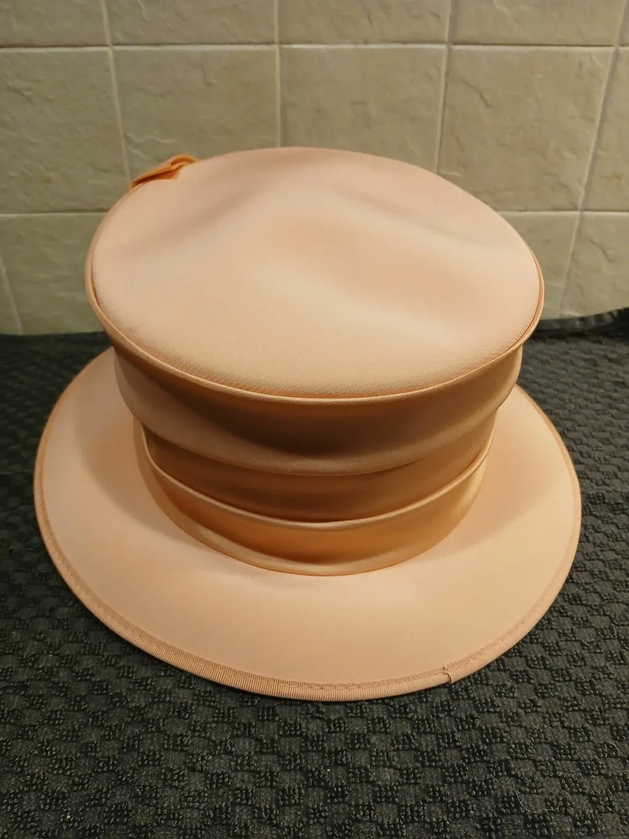 Women’s vintage hat, Headways by Albert - Image 3