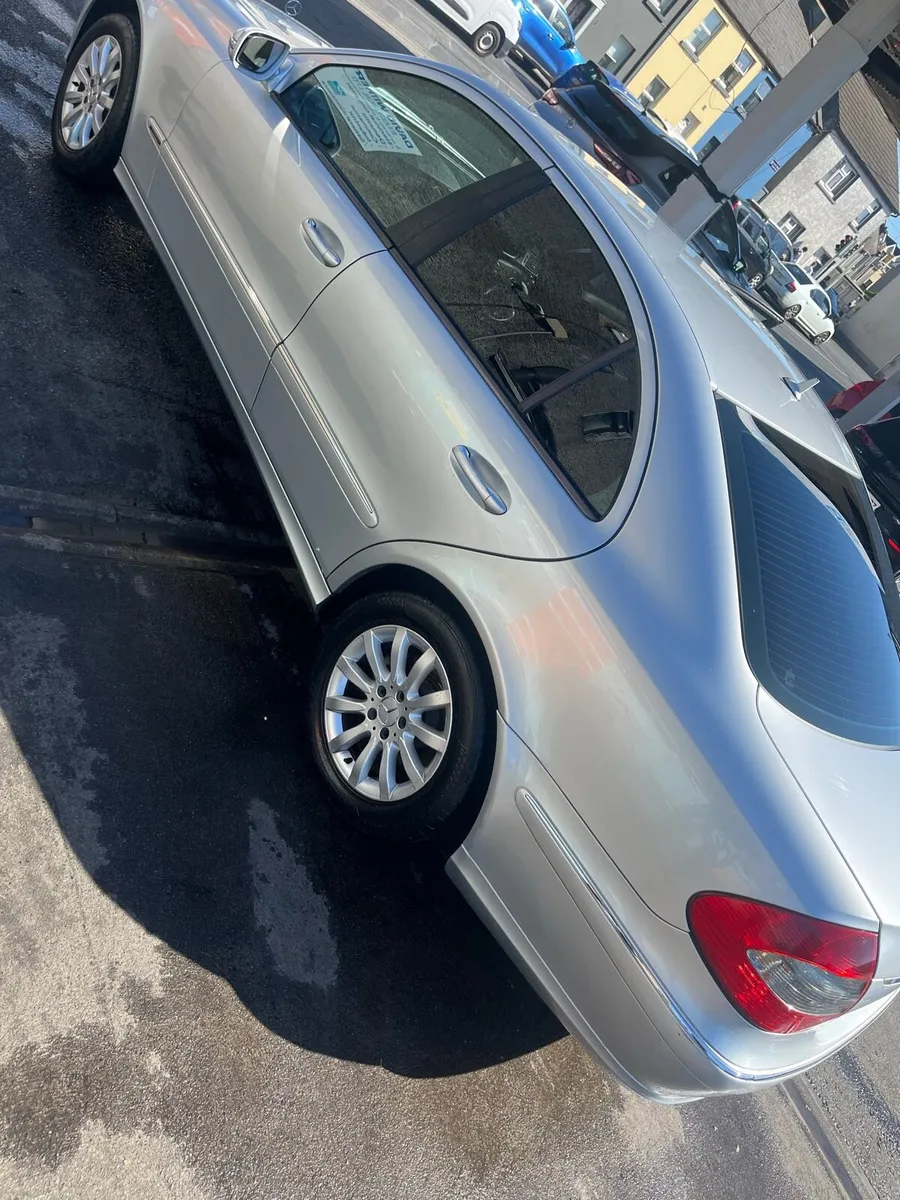 Car - Image 3