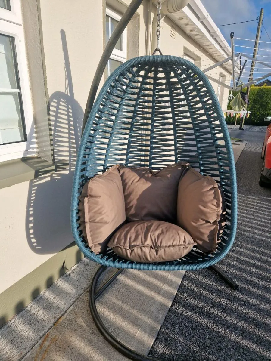 Egg Chair - Image 1