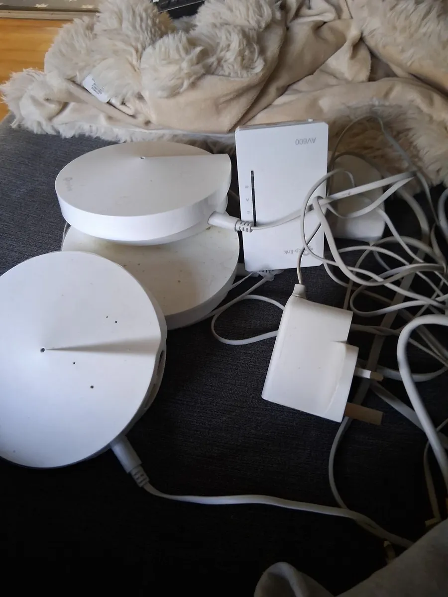 Tp link mesh system three extenders Wi fi extender