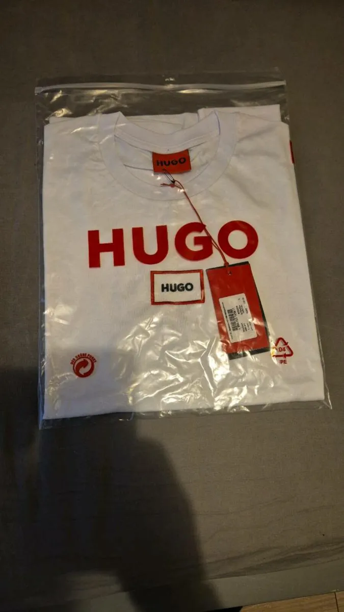 hugo boss t-shirt - Image 1