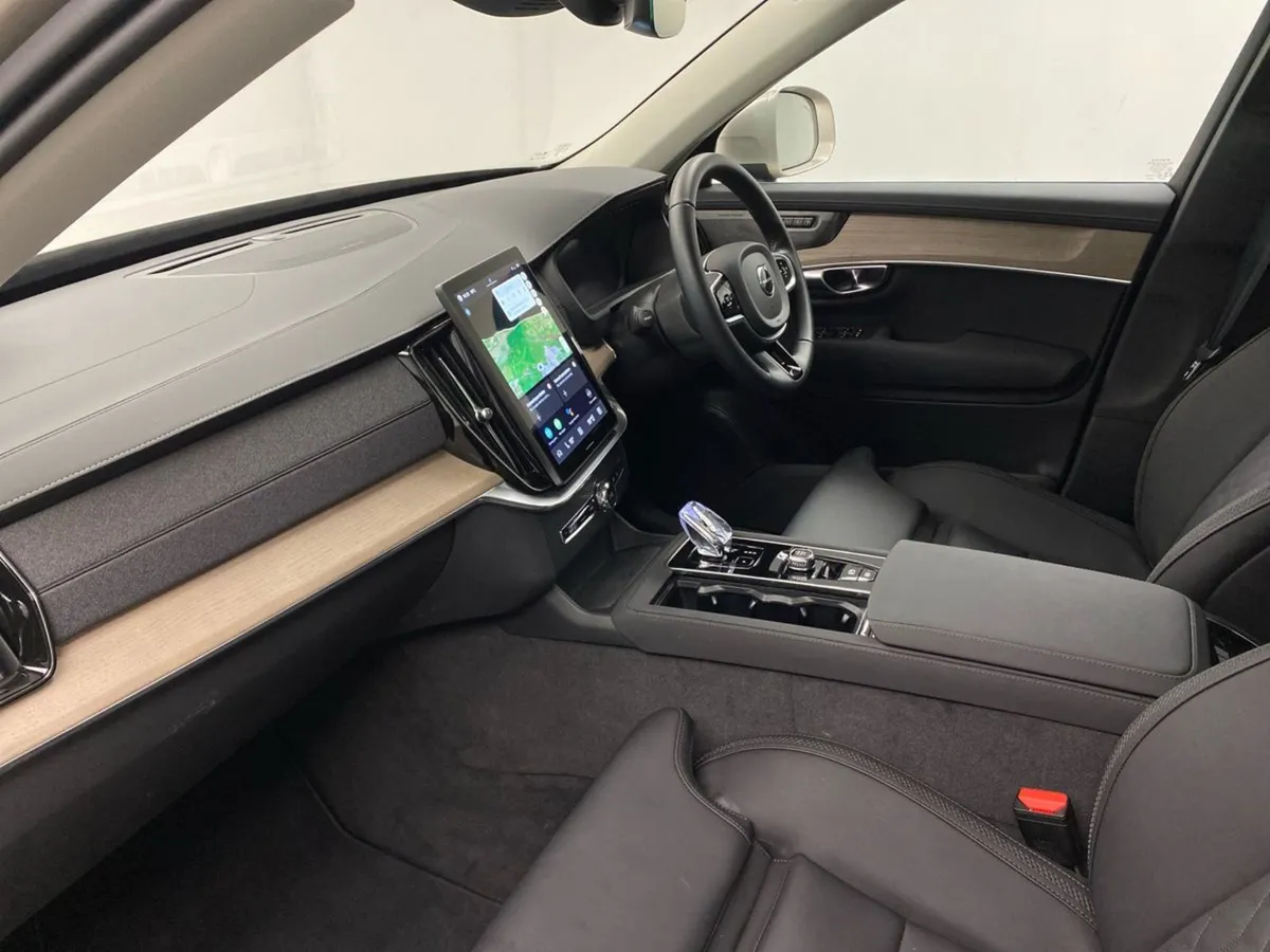 Volvo XC90 T8 Phev AWD Plus Bright - Image 3