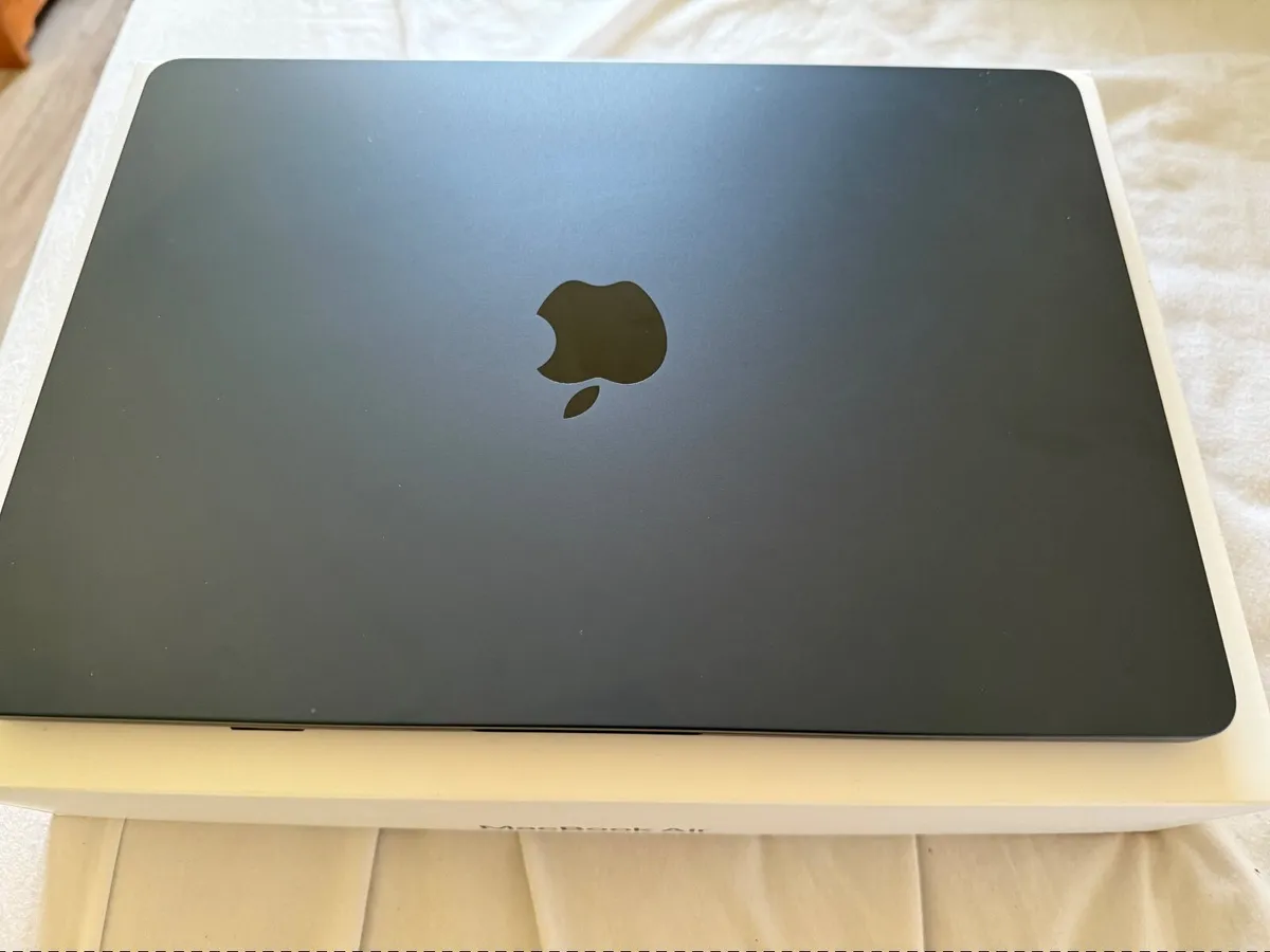 MacBook Air M4  - Accessories, Receipt & Warranty - Image 4