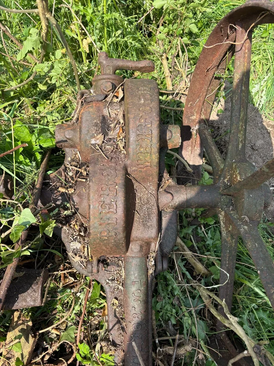 Pierce Horse Mowing Machine - Image 3