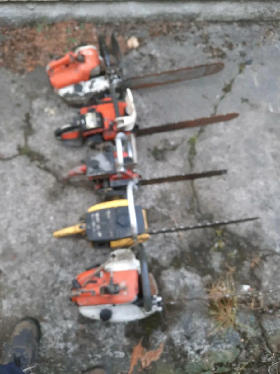 Vintage chainsaws and  parts - Image 2