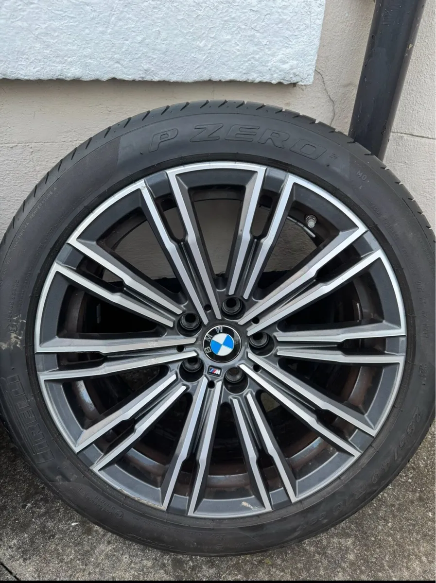 18” BMW M Sport alloy wheels & Pirelli tyres - Image 3