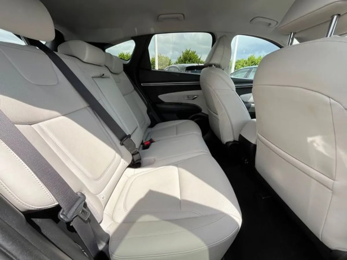 Hyundai Tucson 1.6 Diesel Executive 5dr leather - Image 4