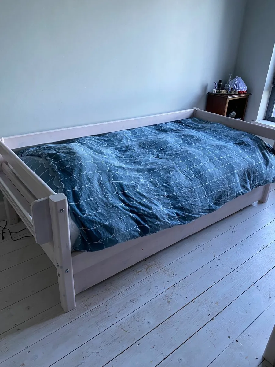 Single bed - Image 3