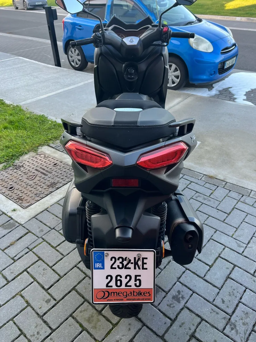 Yamaha X-MAX 300 - Image 4