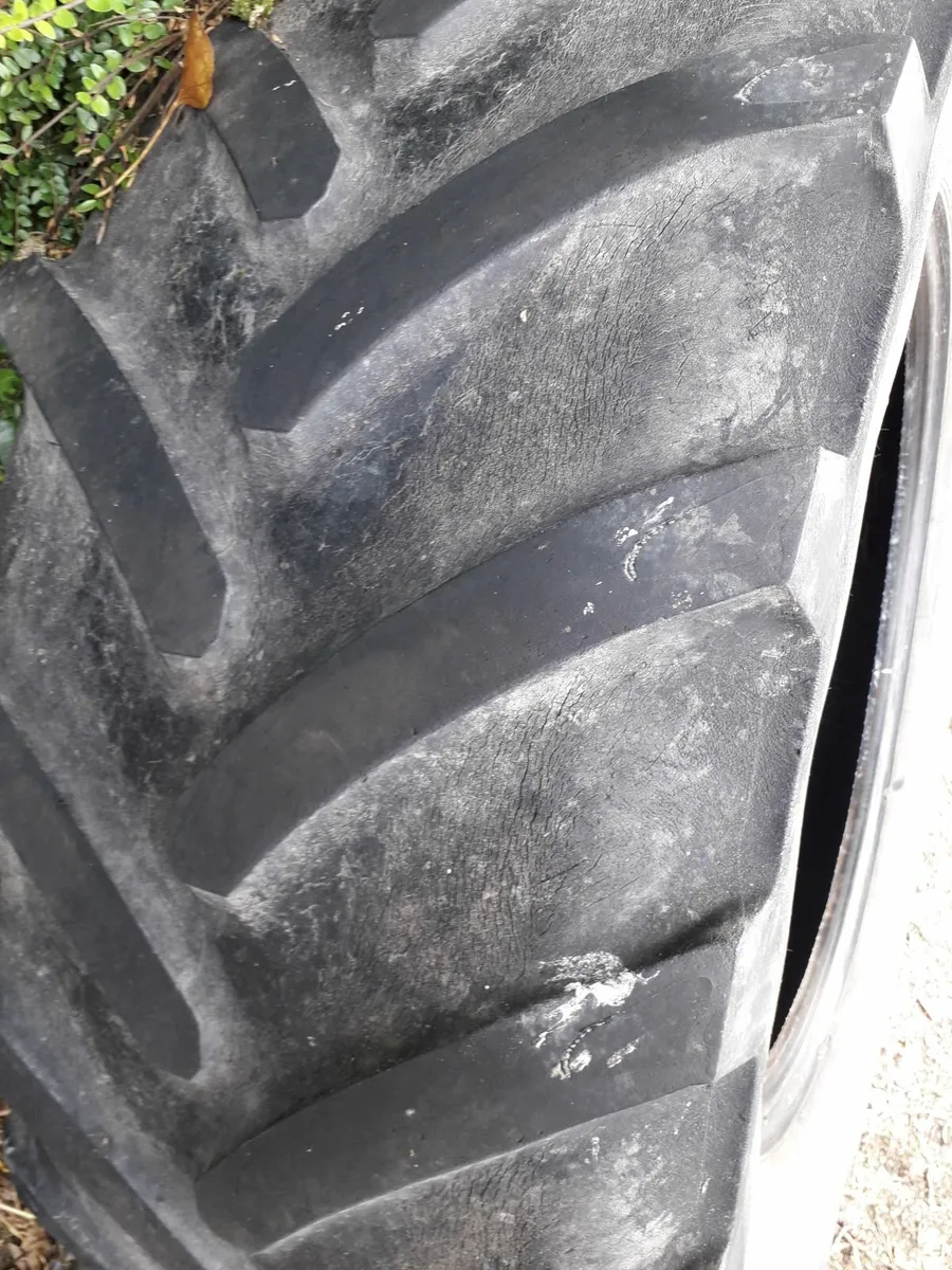 Tractor tyres - Image 1