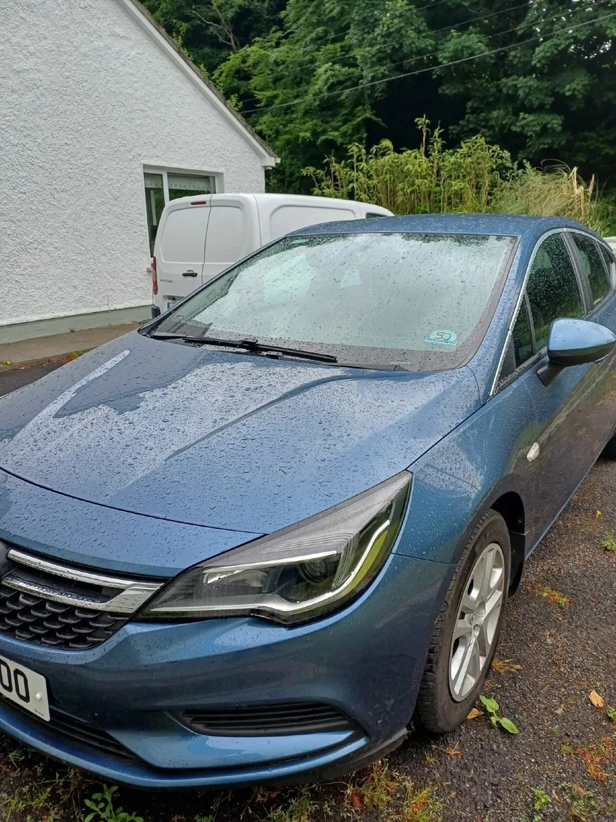 Vauxhall Astra 2016 - Image 2