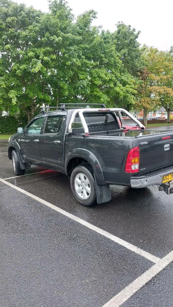 Toyota hilux - Image 3
