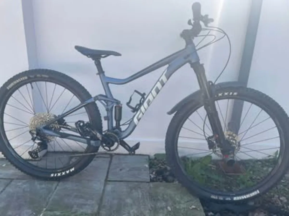 Giant Stance 29 Bike - Image 2