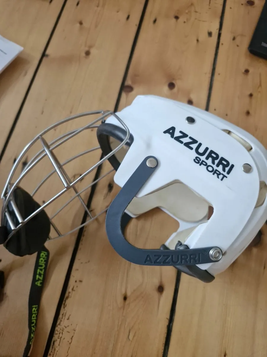 Azzurri Sport hurling helmet - Image 1