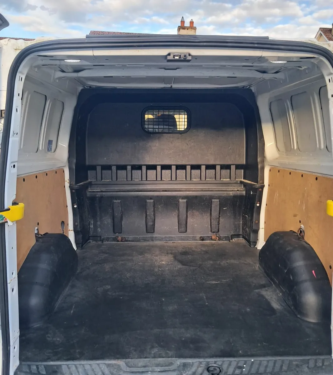 Ford Transit Custom Crew Cab Van - Image 4