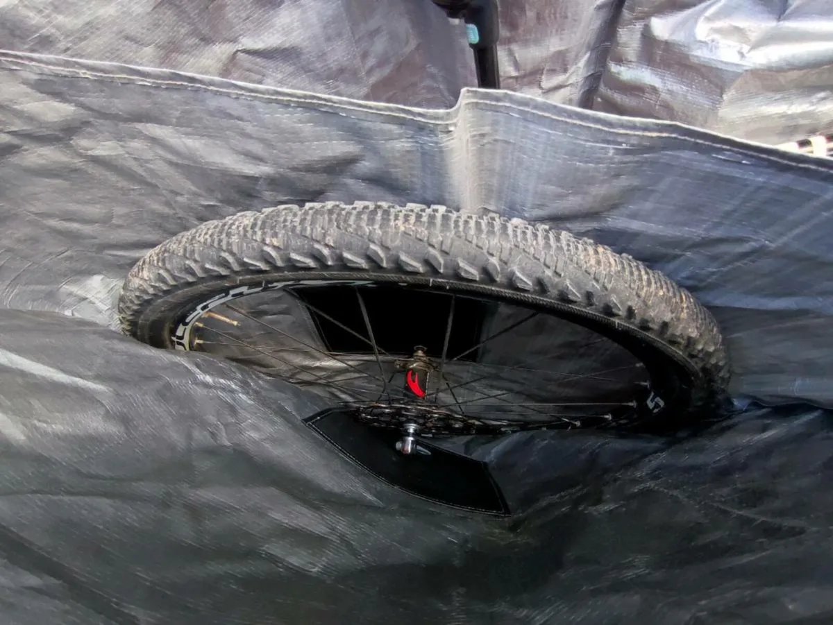 DHB Bike Transport/Storage Bag with Wheel Bags - Image 3