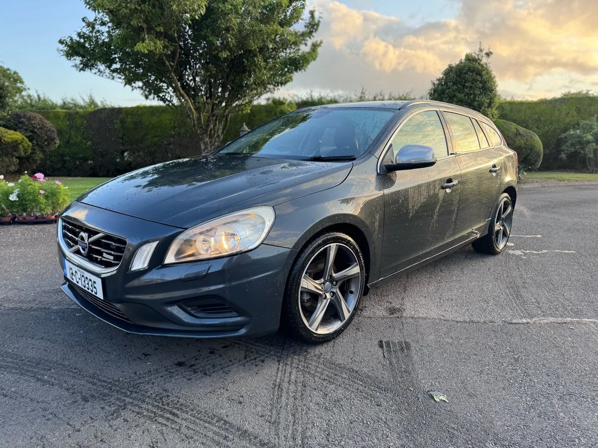 Volvo v60 R-Design - Image 1