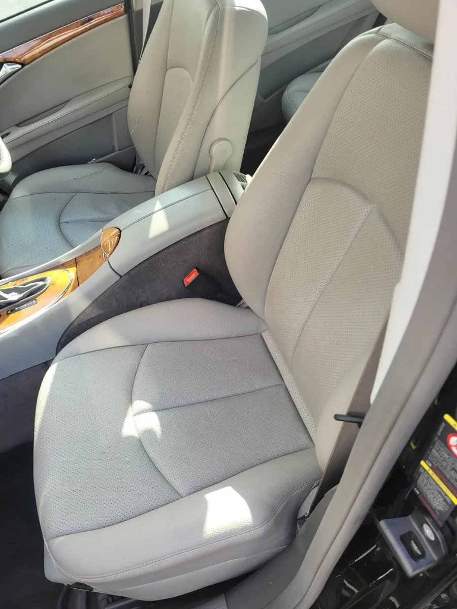 Mercedes-Benz E-Class 2007 - Image 2