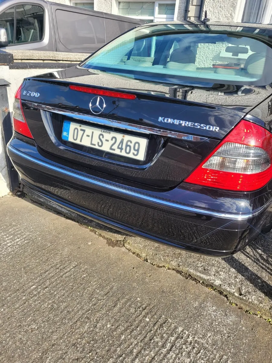 Mercedes-Benz E-Class 2007 - Image 4