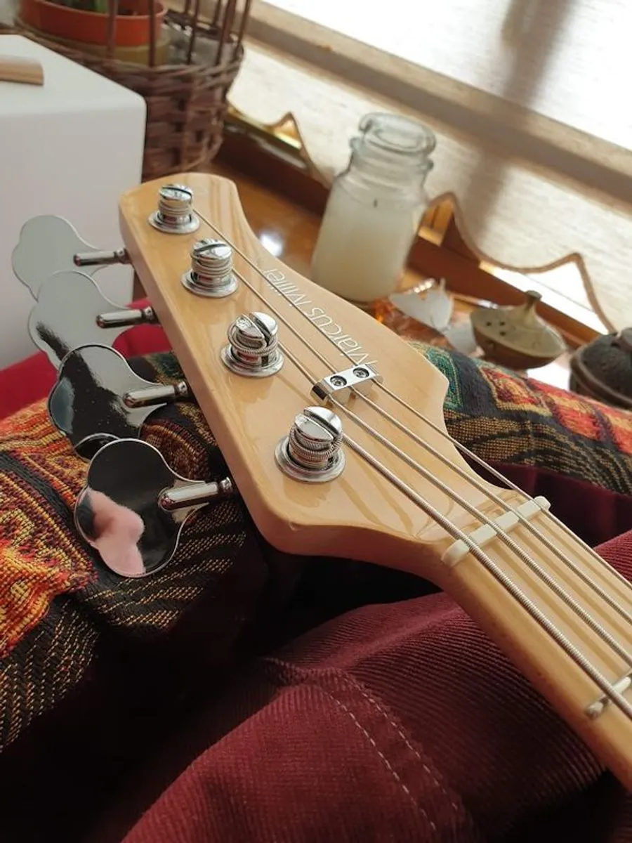 Sire Marcus Miller U5 Short Scale Bass Guitar - Image 4