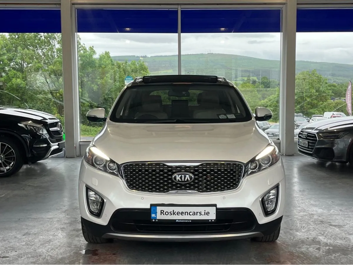 Kia Sorento Platinum 5DR ( Top Spec Pan Roof ) - Image 2