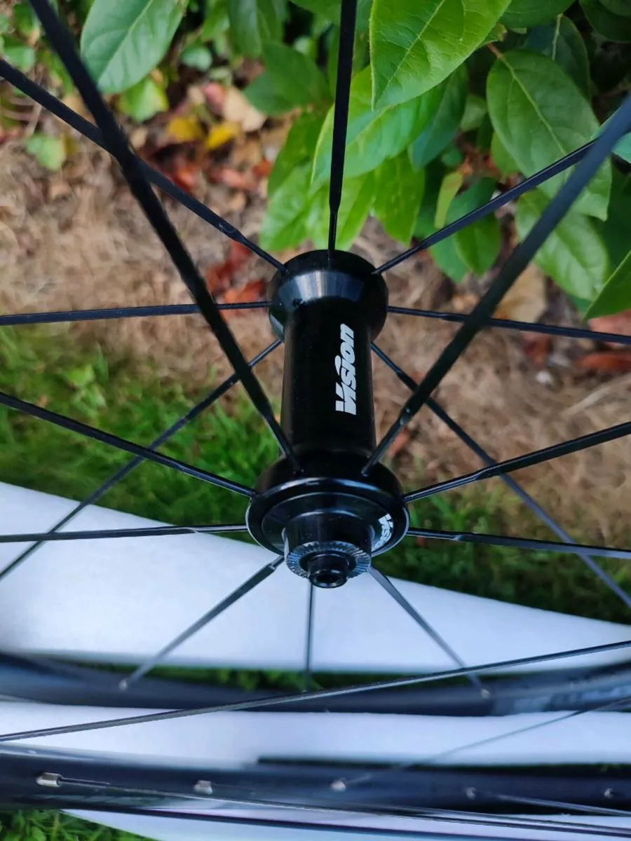 FSA Vision Team Comp SL Road Wheelset - as new. - Image 3