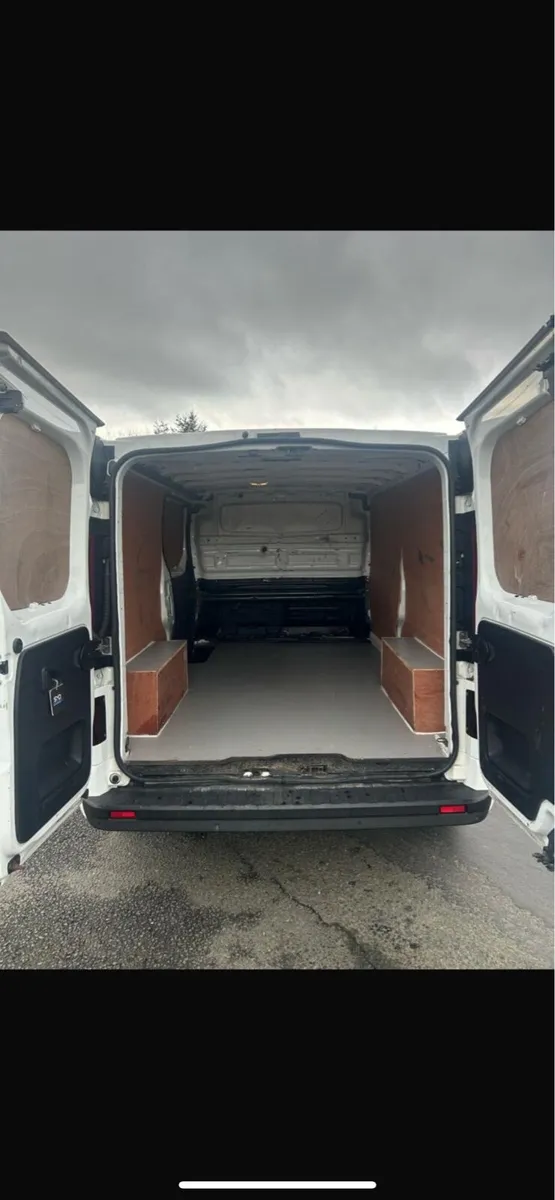 Van - Image 4