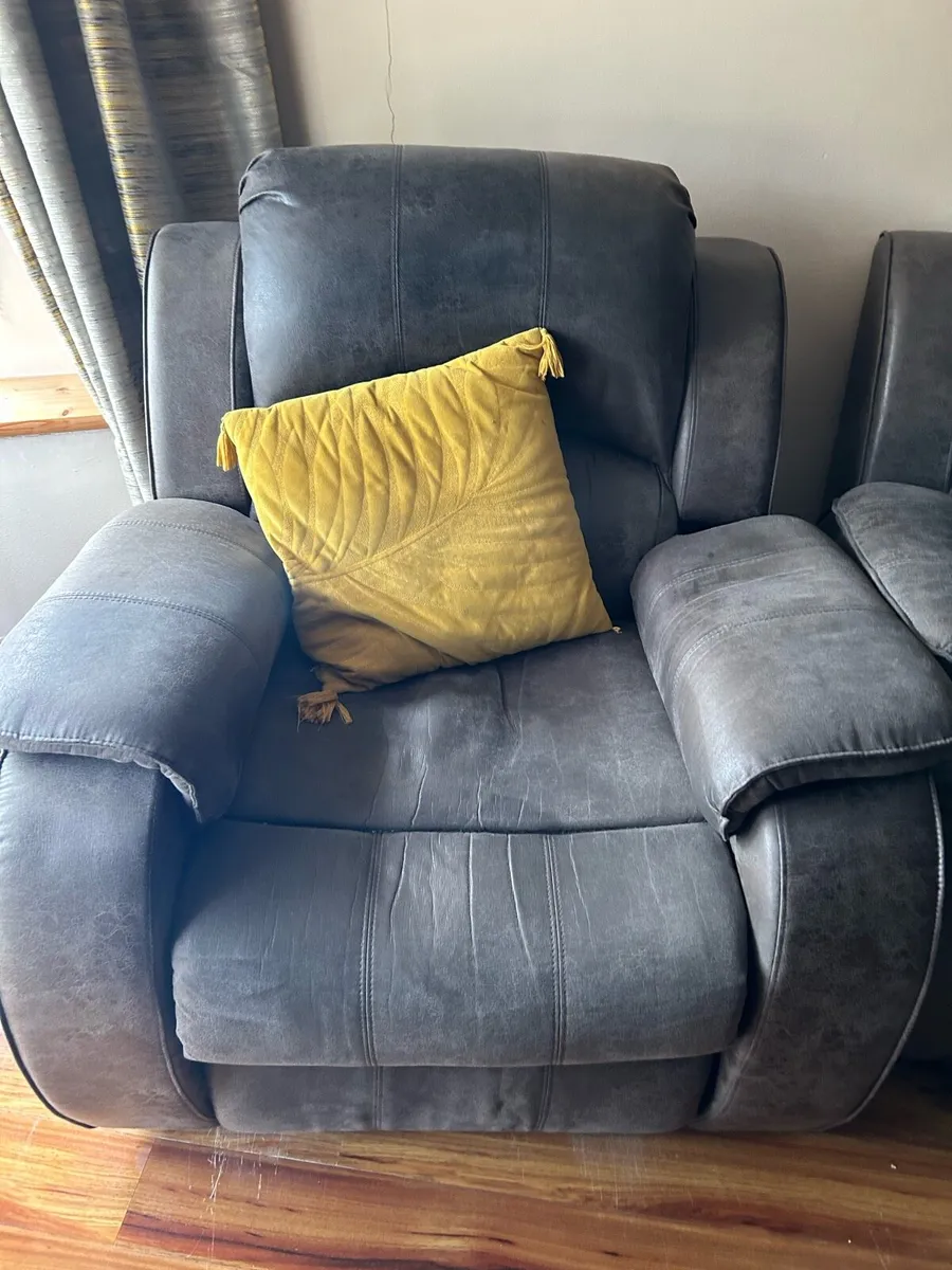 Suite of furniture - Image 4