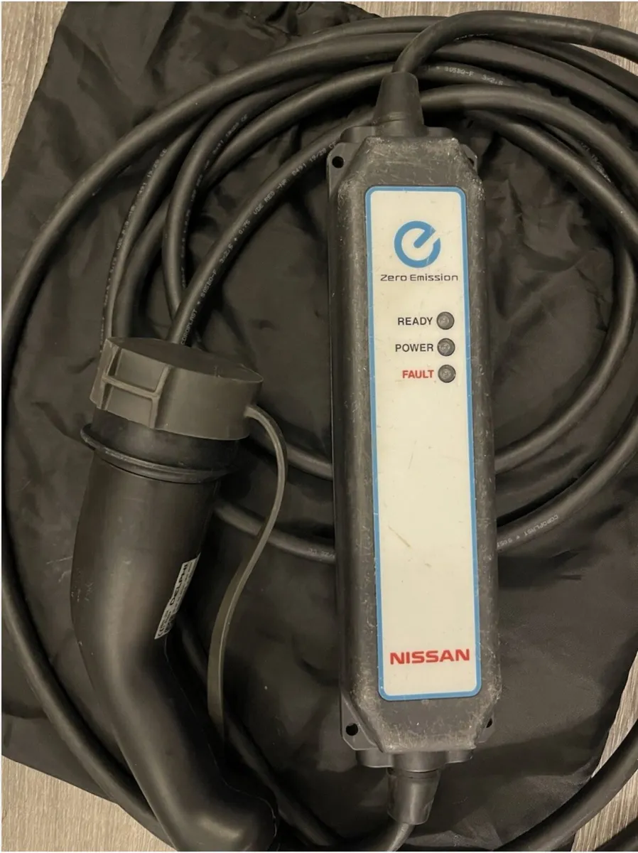 Genuine Nissan EV Granny Charger – Type 2 to 3-Pin - Image 2
