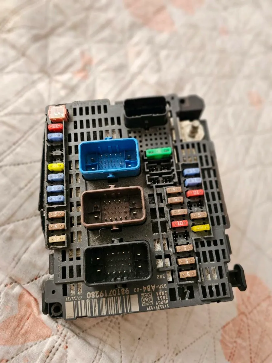 Peugeot 508 fuse box BSI 2014-2018 - Image 3