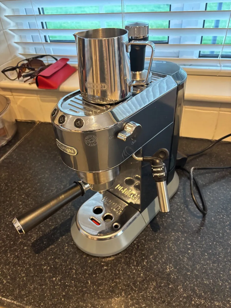 DeLongi Coffee Machine - Image 4