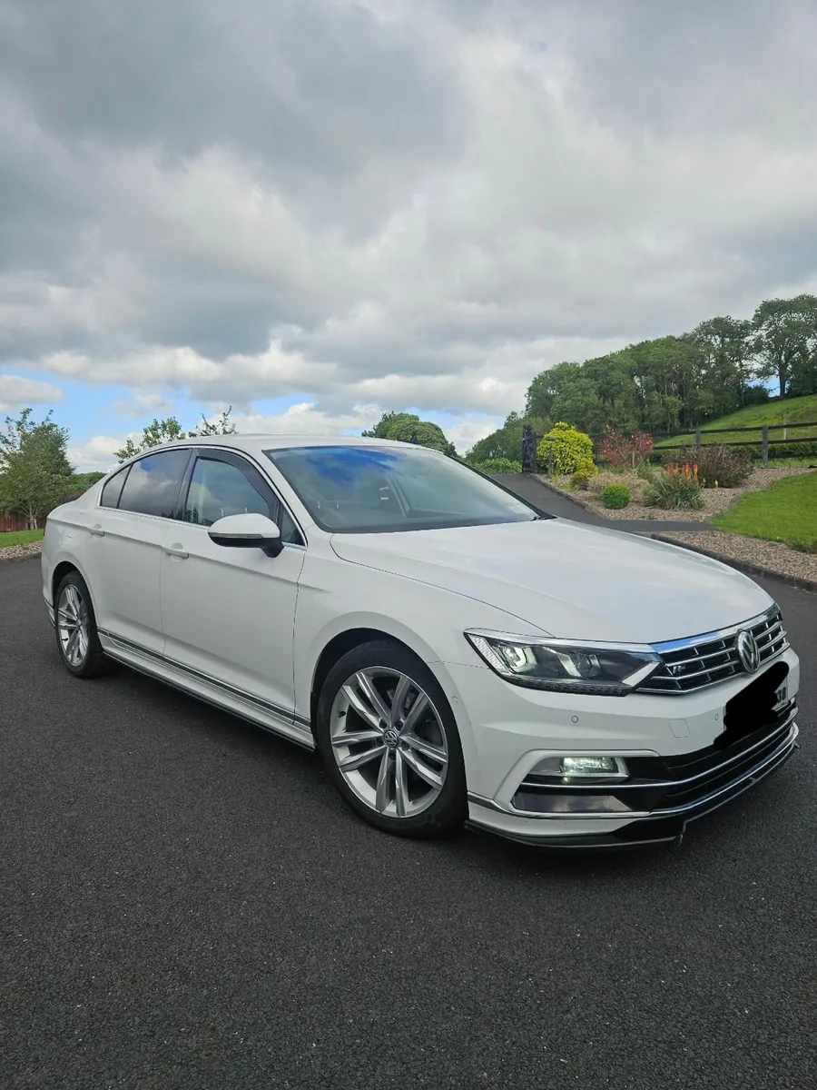 Volkswagen Passat R-Line 2016 - Image 1